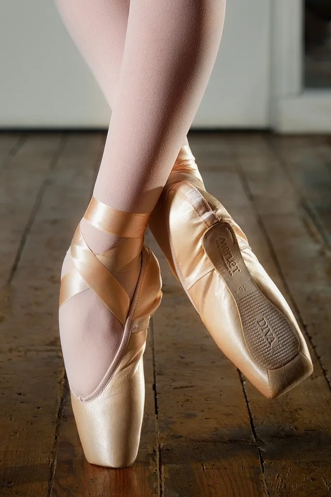 Merlet Diva pointe shoe