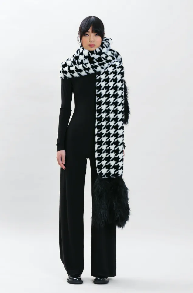 Mia Scarf Faux Fur in Black/White